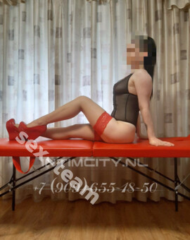 Массаж: Массажистка