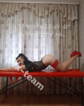 Массаж: Массажистка