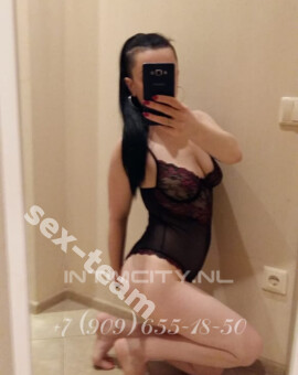 Массаж: Массажистка